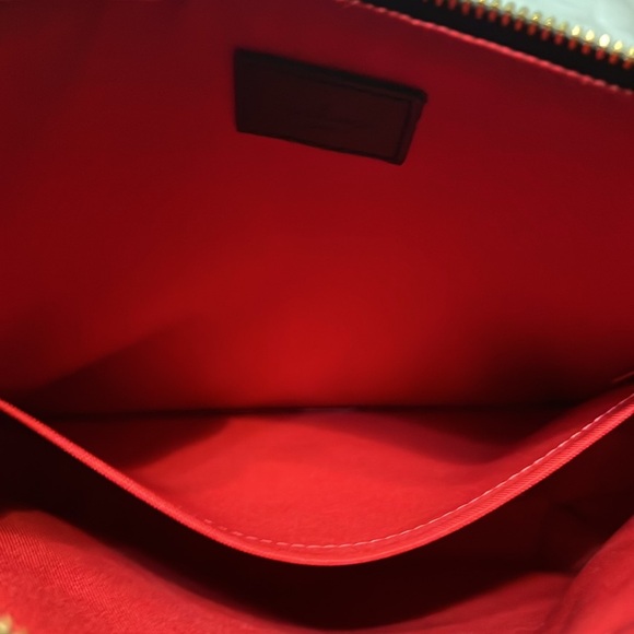 Louis Vuitton South Bank Besace - Picture 16 of 17